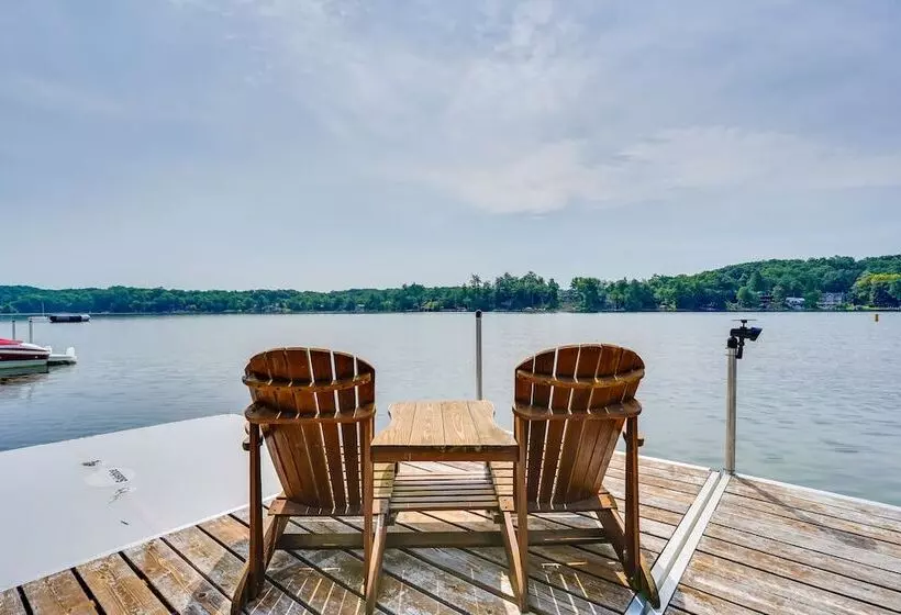 Queensbury Lakefront Home: Screened Porch & Views!