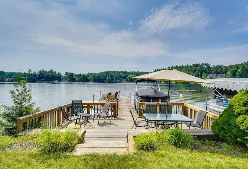 Queensbury Lakefront Home: Screened Porch & Views!