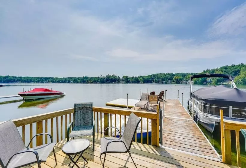 Queensbury Lakefront Home: Screened Porch & Views!