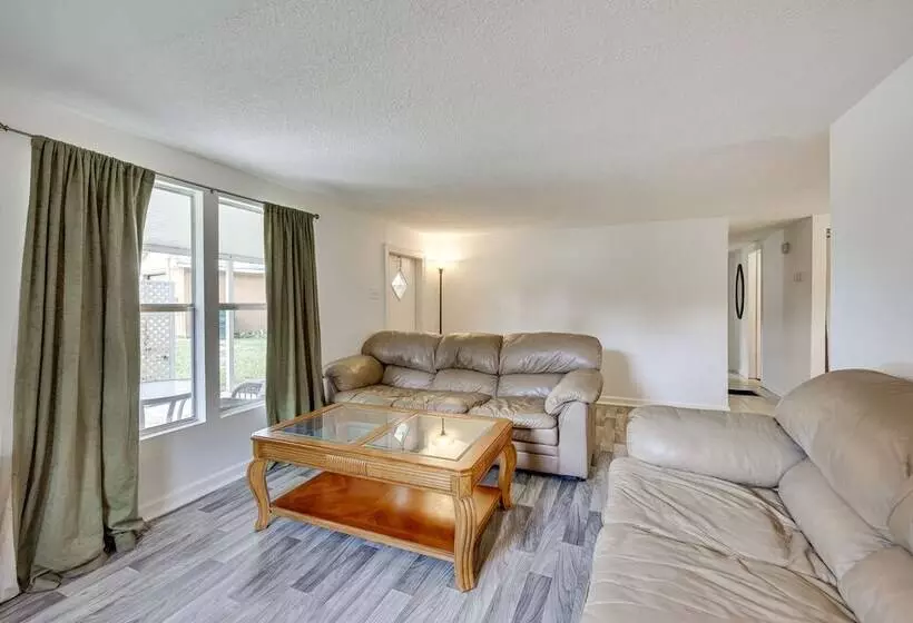 Quiet Crescent City Home W/ Fire Pit, Boat Parking