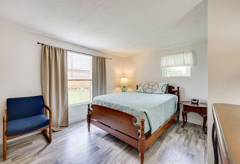 Quiet Crescent City Home W/ Fire Pit, Boat Parking