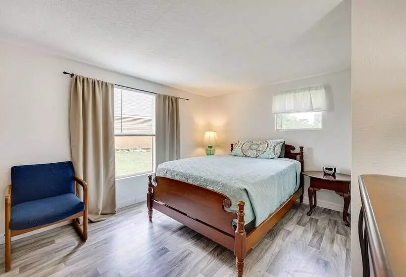 Quiet Crescent City Home W/ Fire Pit, Boat Parking