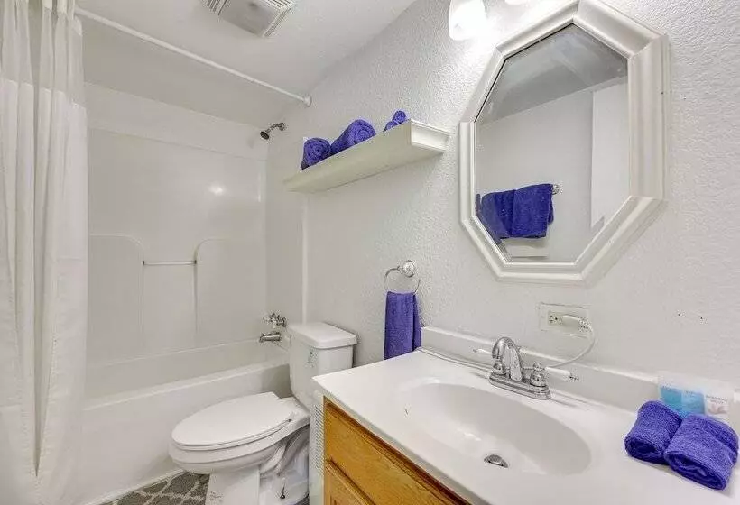 Quiet Crescent City Home W/ Fire Pit, Boat Parking