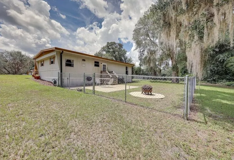 Quiet Crescent City Home W/ Fire Pit, Boat Parking