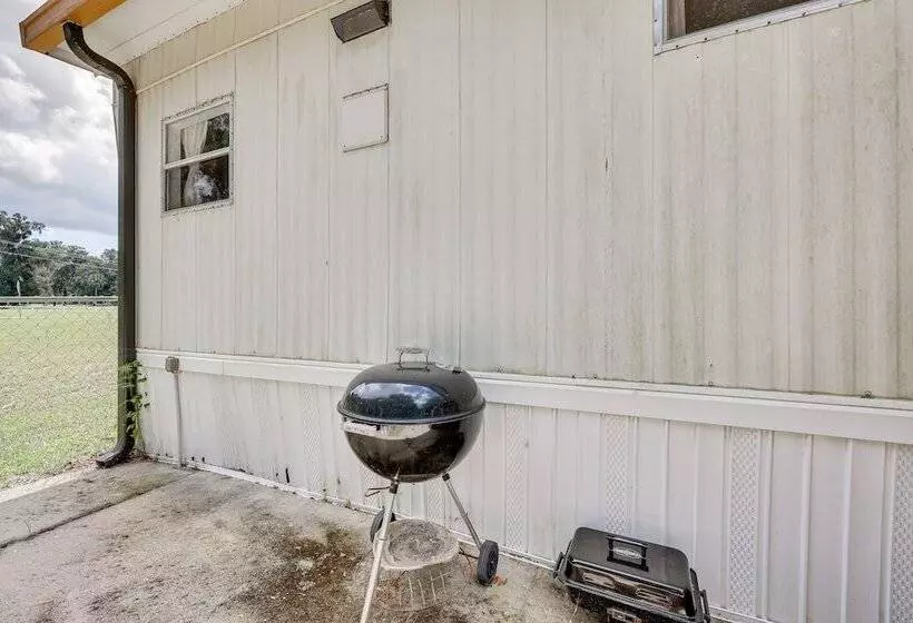 Quiet Crescent City Home W/ Fire Pit, Boat Parking