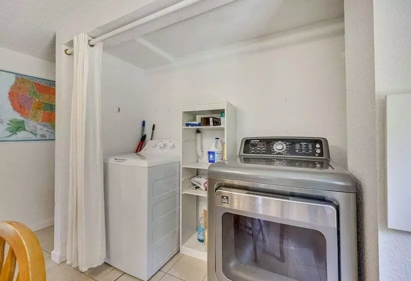 Quiet Crescent City Home W/ Fire Pit, Boat Parking