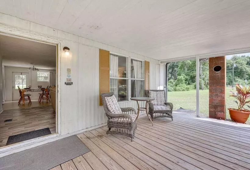 Quiet Crescent City Home W/ Fire Pit, Boat Parking