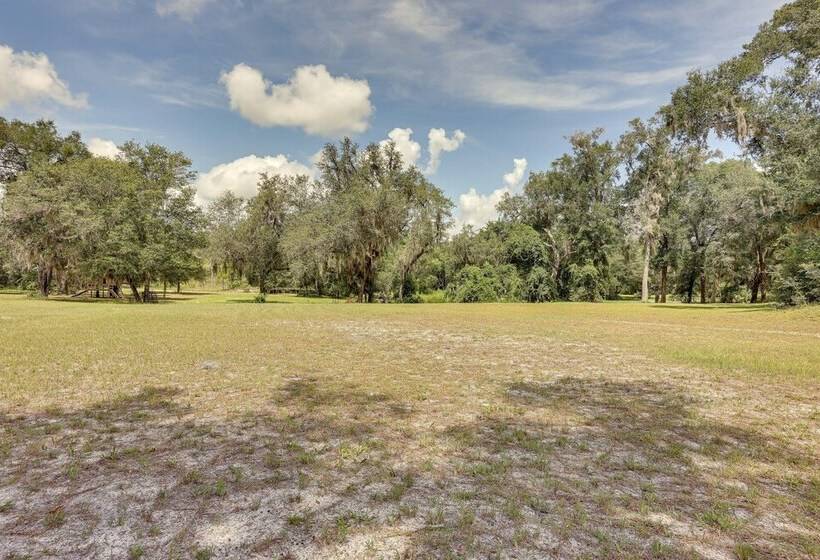 Quiet Crescent City Home W/ Fire Pit, Boat Parking