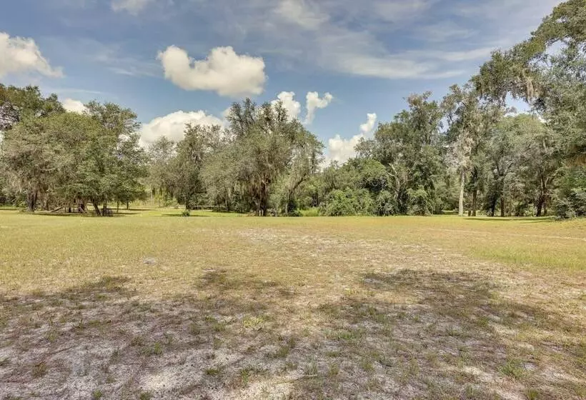 Quiet Crescent City Home W/ Fire Pit, Boat Parking