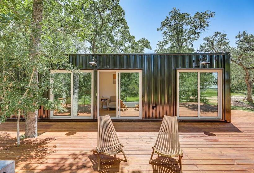 La Grange Tiny Home: 22 Acres & Near Wine Country