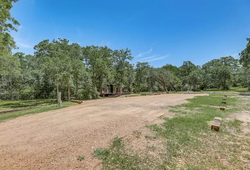 La Grange Tiny Home: 22 Acres & Near Wine Country