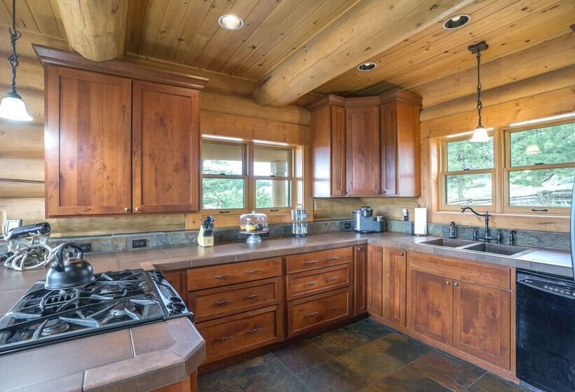 Log Cabin On Private 45 Acre Ranch In Florissant!
