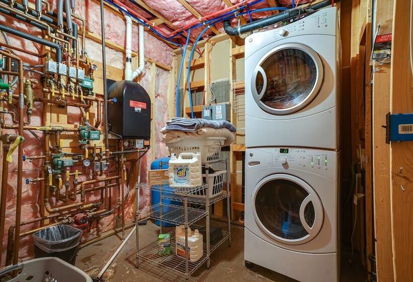 Log Cabin On Private 45 Acre Ranch In Florissant!