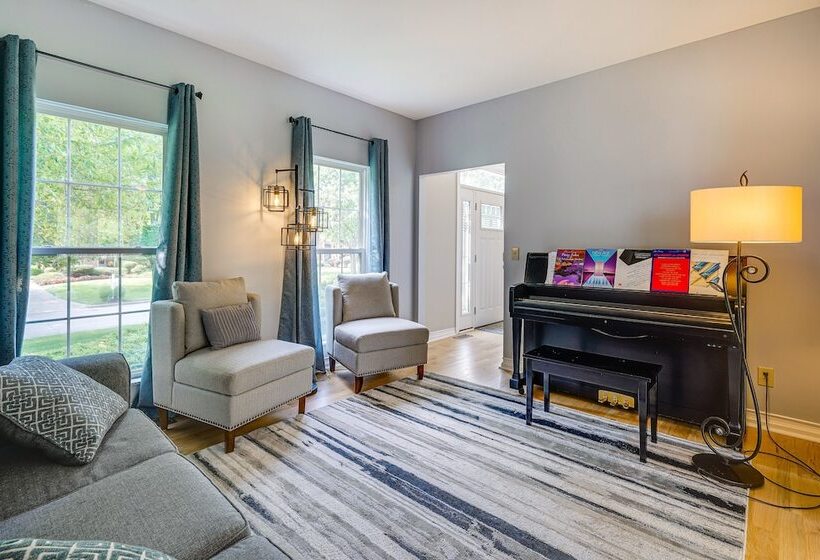 Spacious Lewis Center Home W/ Yard & Gas Grill!