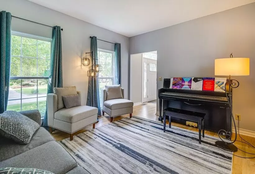 Spacious Lewis Center Home W/ Yard & Gas Grill!