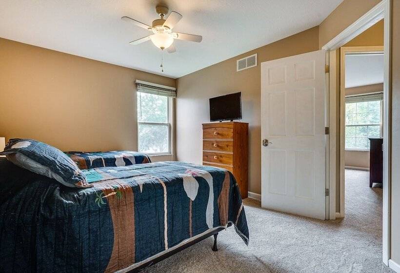 Spacious Lewis Center Home W/ Yard & Gas Grill!