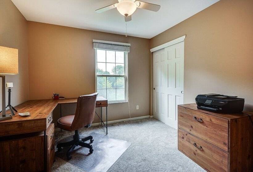 Spacious Lewis Center Home W/ Yard & Gas Grill!