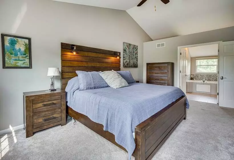 Spacious Lewis Center Home W/ Yard & Gas Grill!