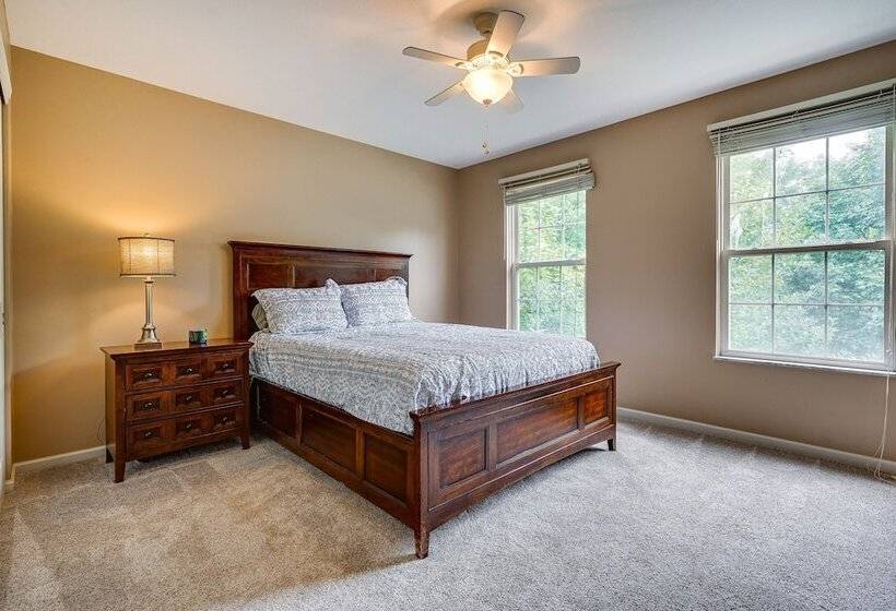 Spacious Lewis Center Home W/ Yard & Gas Grill!