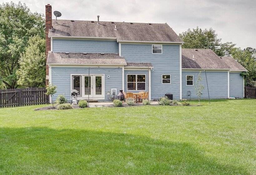 Spacious Lewis Center Home W/ Yard & Gas Grill!