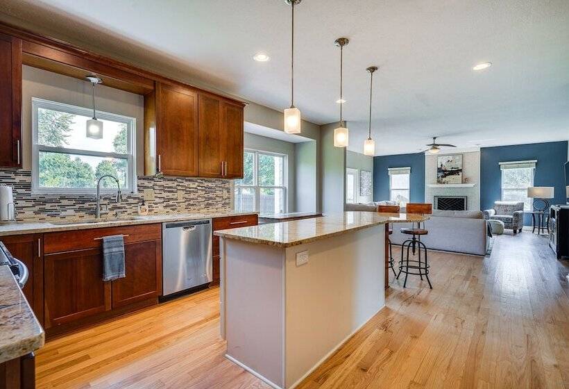 Spacious Lewis Center Home W/ Yard & Gas Grill!