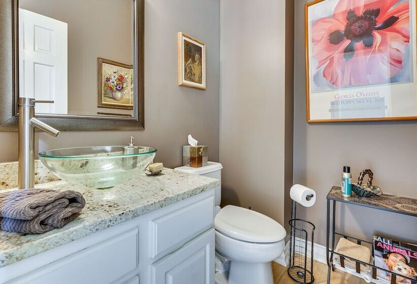 Spacious Lewis Center Home W/ Yard & Gas Grill!