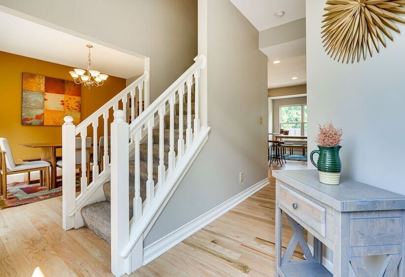 Spacious Lewis Center Home W/ Yard & Gas Grill!