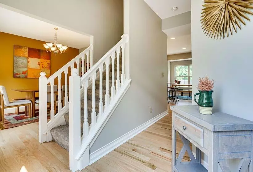 Spacious Lewis Center Home W/ Yard & Gas Grill!