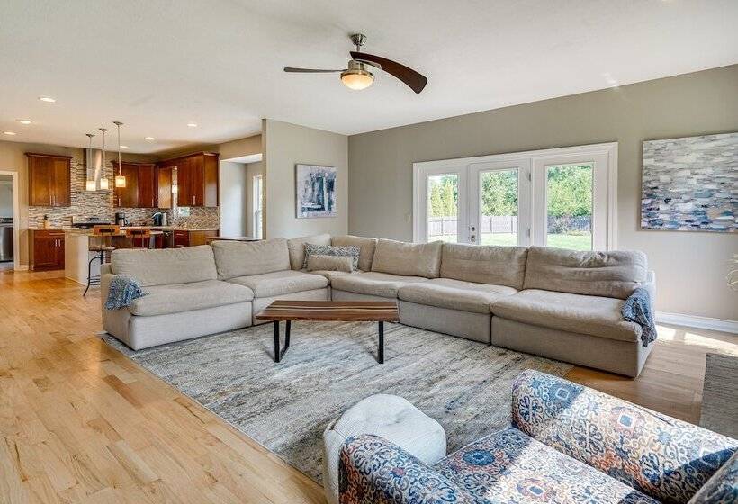 Spacious Lewis Center Home W/ Yard & Gas Grill!