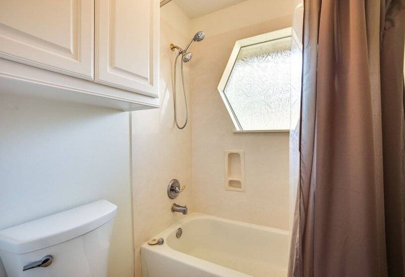 Montgomery Home: Yard, Heated Pool, & Hot Tub!