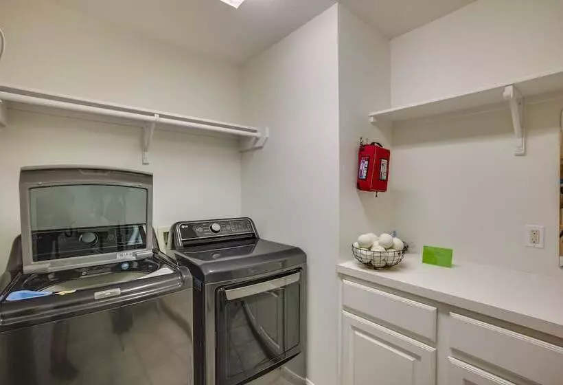 Montgomery Home: Yard, Heated Pool, & Hot Tub!