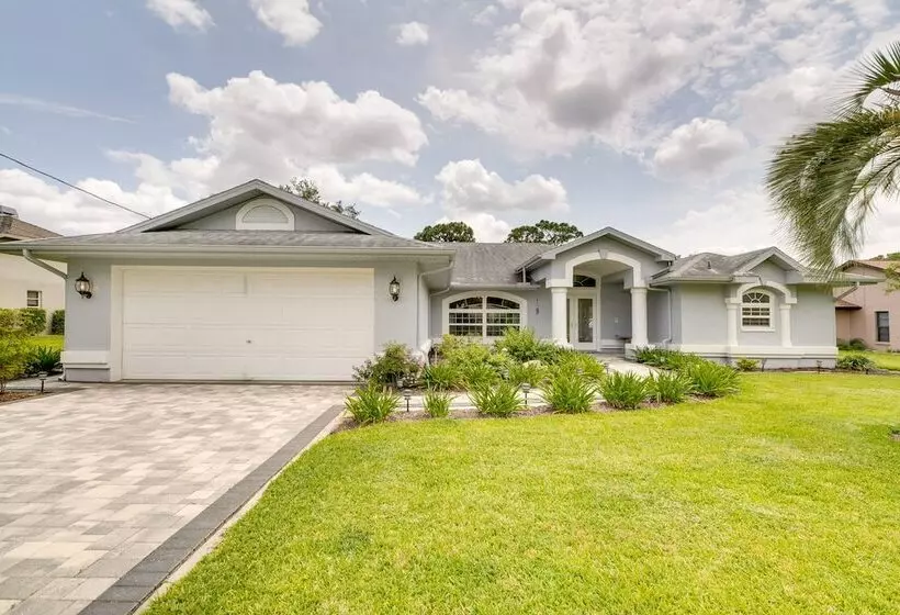 Spring Hill Home   Pool, Grill & Golf Course Views