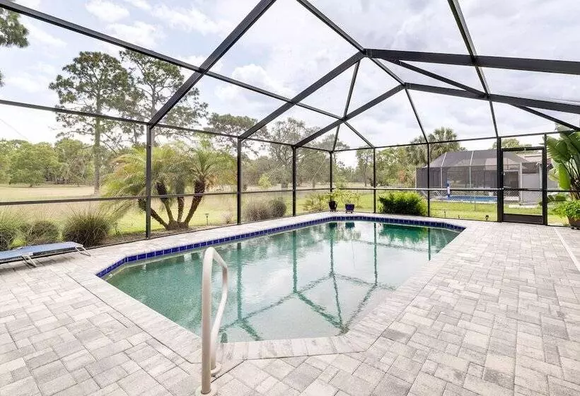 Spring Hill Home   Pool, Grill & Golf Course Views