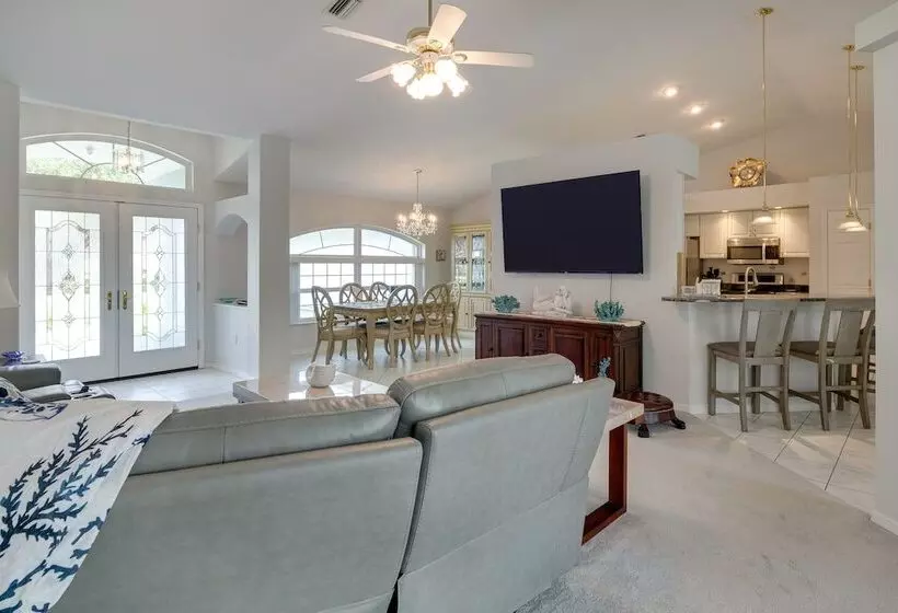 Spring Hill Home   Pool, Grill & Golf Course Views