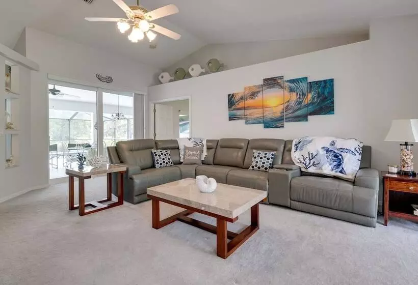 Spring Hill Home   Pool, Grill & Golf Course Views