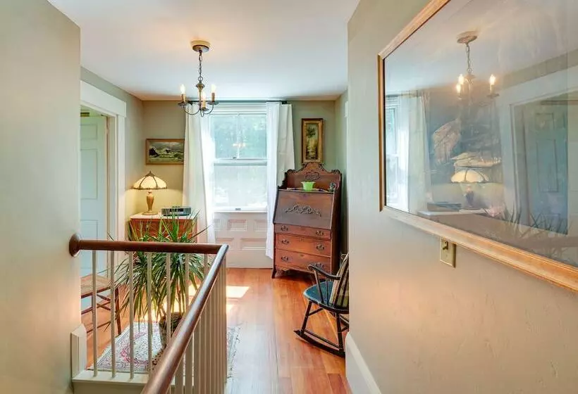 Springvale Farm: Freedom Home With Hiking Trail!