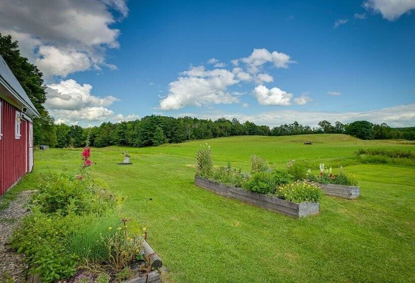 Springvale Farm: Freedom Home With Hiking Trail!