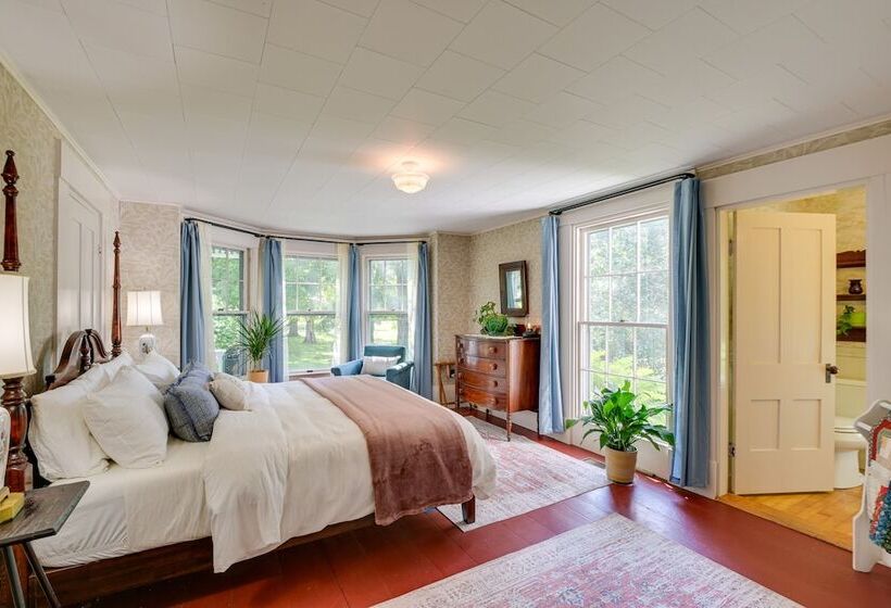 Springvale Farm: Freedom Home With Hiking Trail!