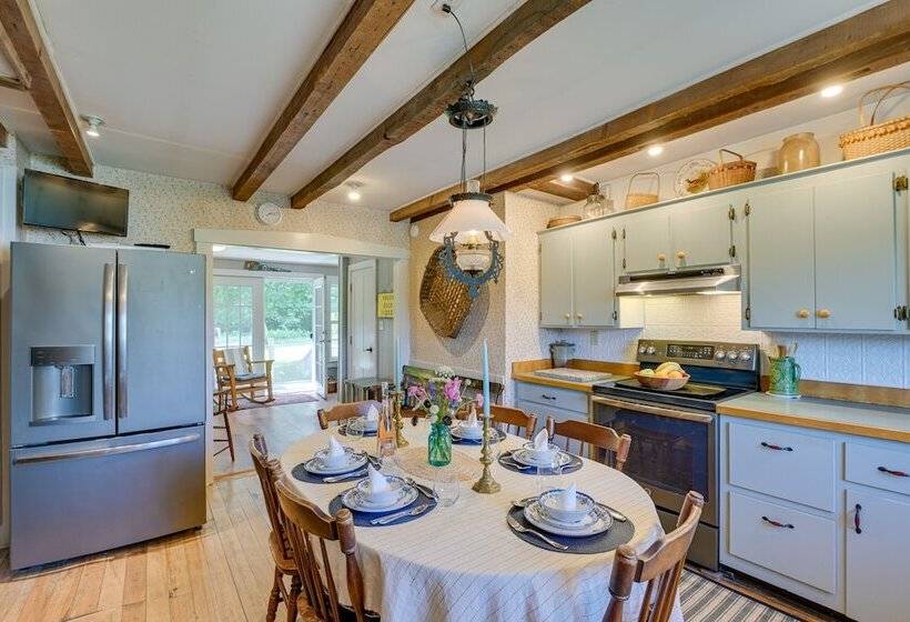 Springvale Farm: Freedom Home With Hiking Trail!