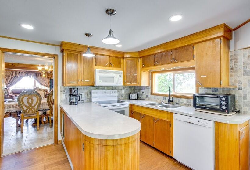 Sunny Cedaredge Home W/ Mtn Views Hike & Fish!