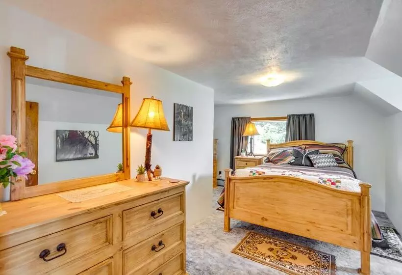 Sunny Cedaredge Home W/ Mtn Views   Hike & Fish!