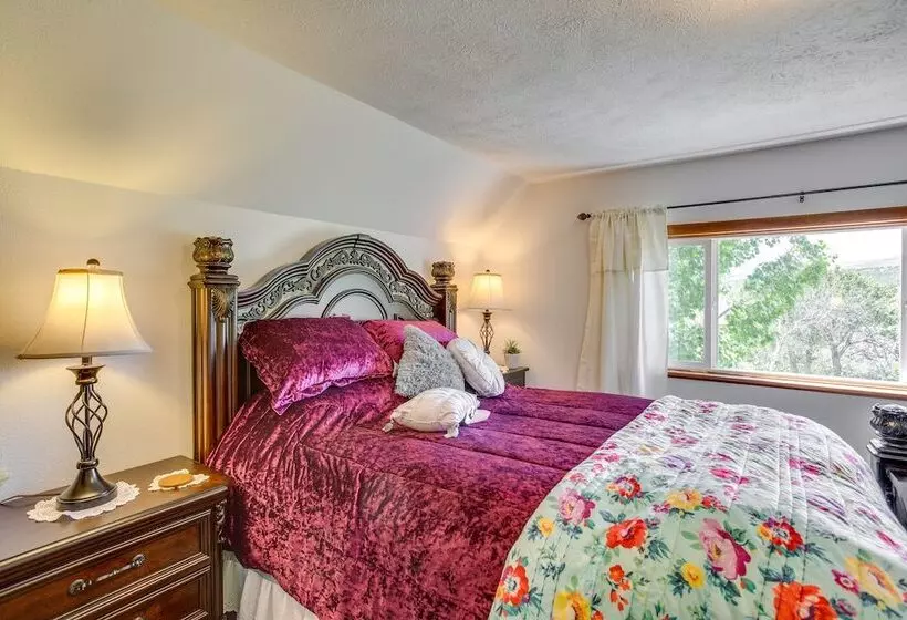 Sunny Cedaredge Home W/ Mtn Views   Hike & Fish!