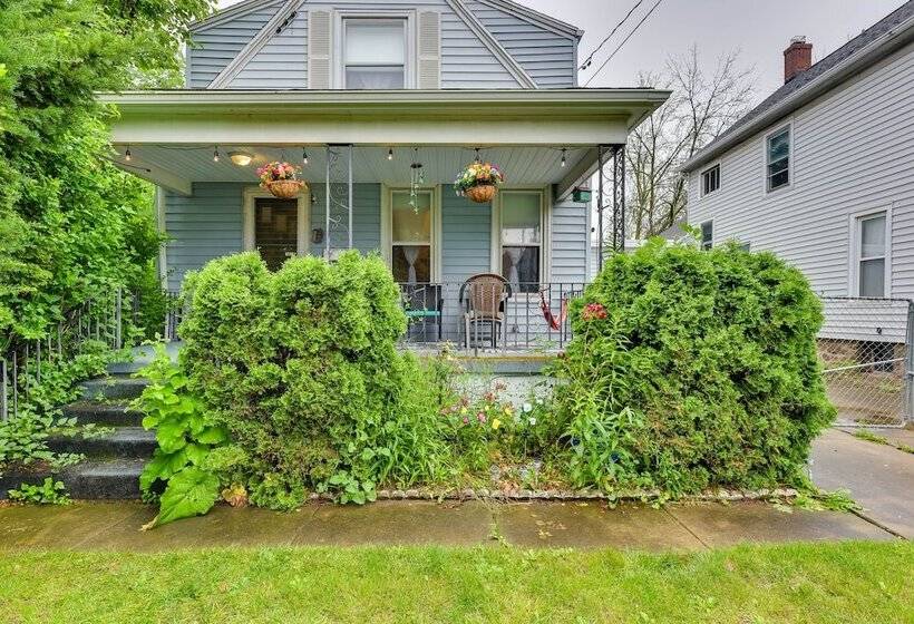 Themed New York Home ~ 2 Mi To Niagara Falls!