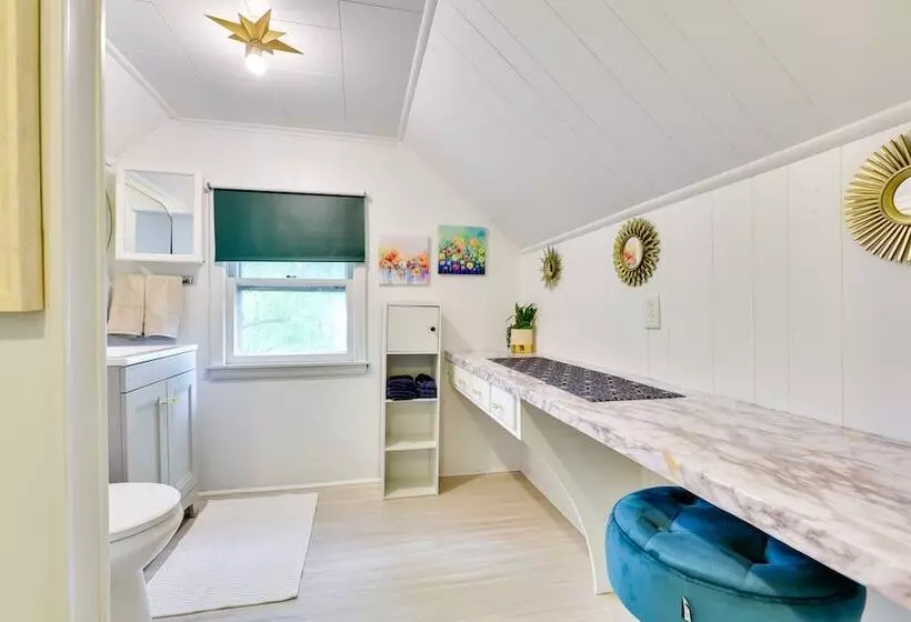 Themed New York Home ~ 2 Mi To Niagara Falls!