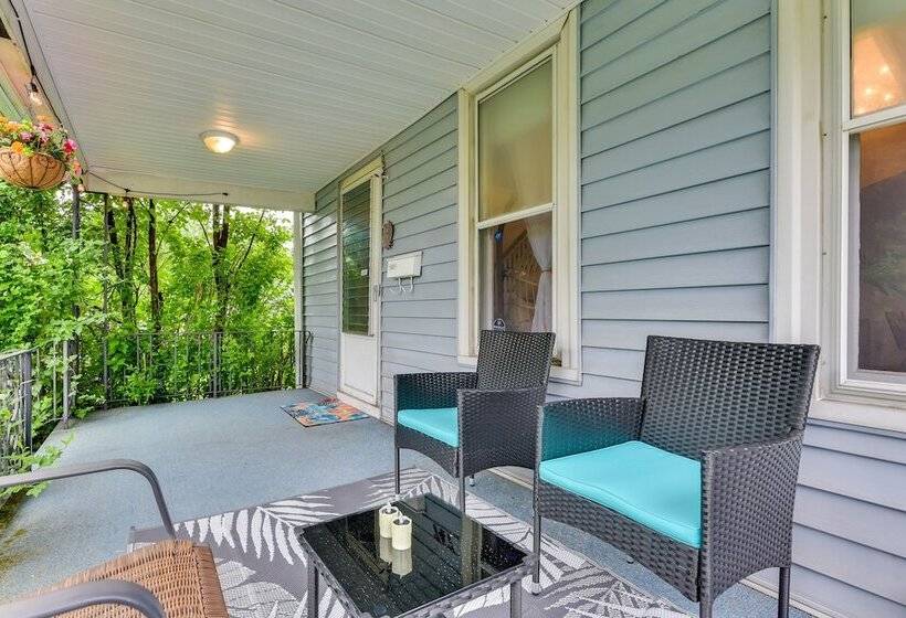 Themed New York Home ~ 2 Mi To Niagara Falls!