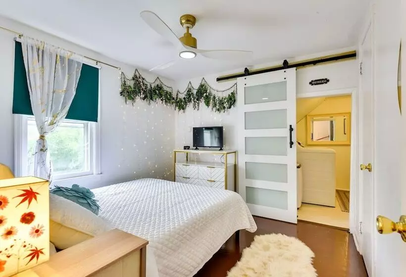 Themed New York Home ~ 2 Mi To Niagara Falls!