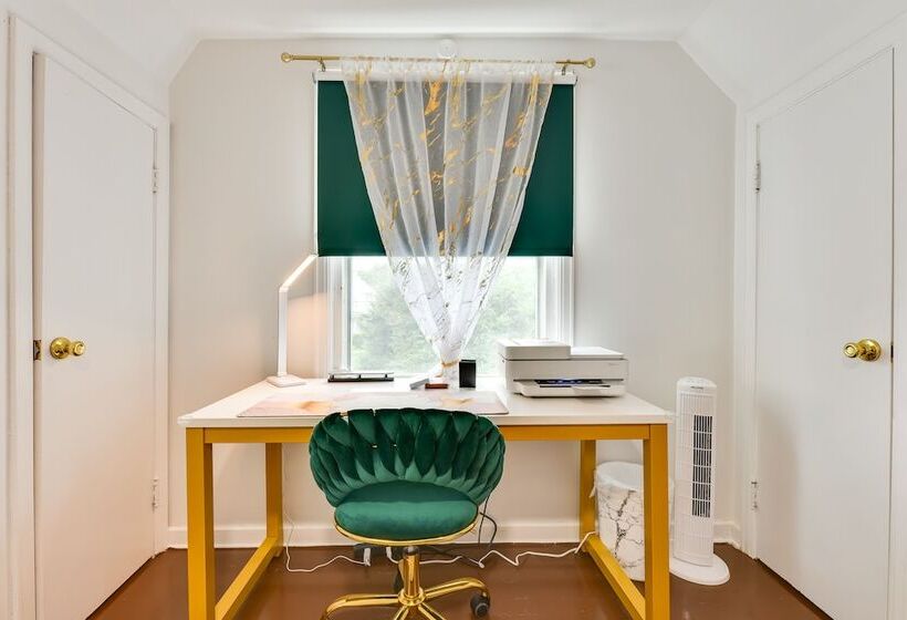 Themed New York Home ~ 2 Mi To Niagara Falls!