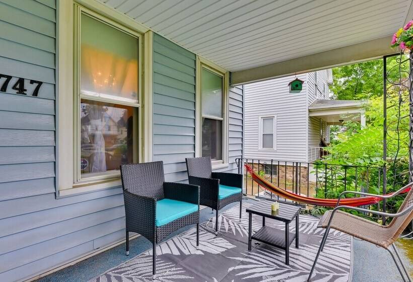 Themed New York Home ~ 2 Mi To Niagara Falls!