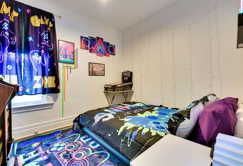 Themed New York Home ~ 2 Mi To Niagara Falls!