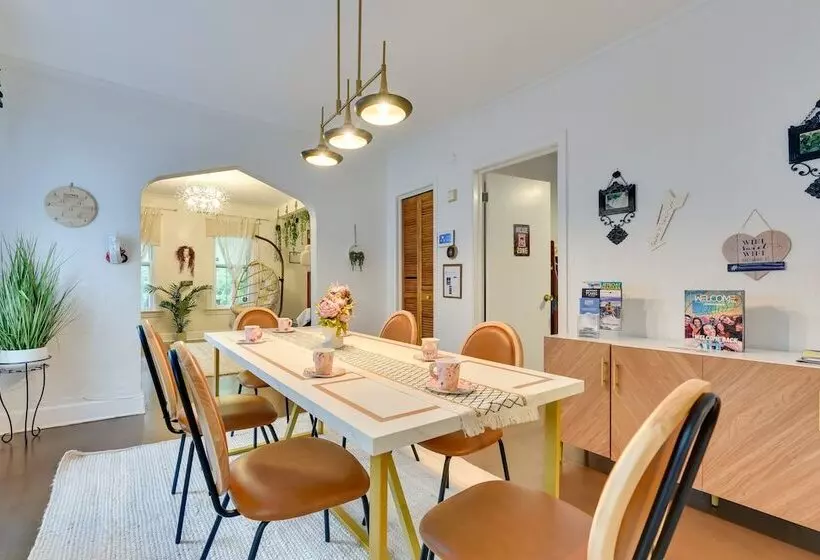 Themed New York Home ~ 2 Mi To Niagara Falls!